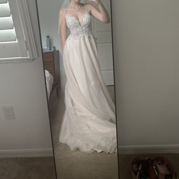 David's Bridal Galina Signature Blush Wedding Dress Gown A-line